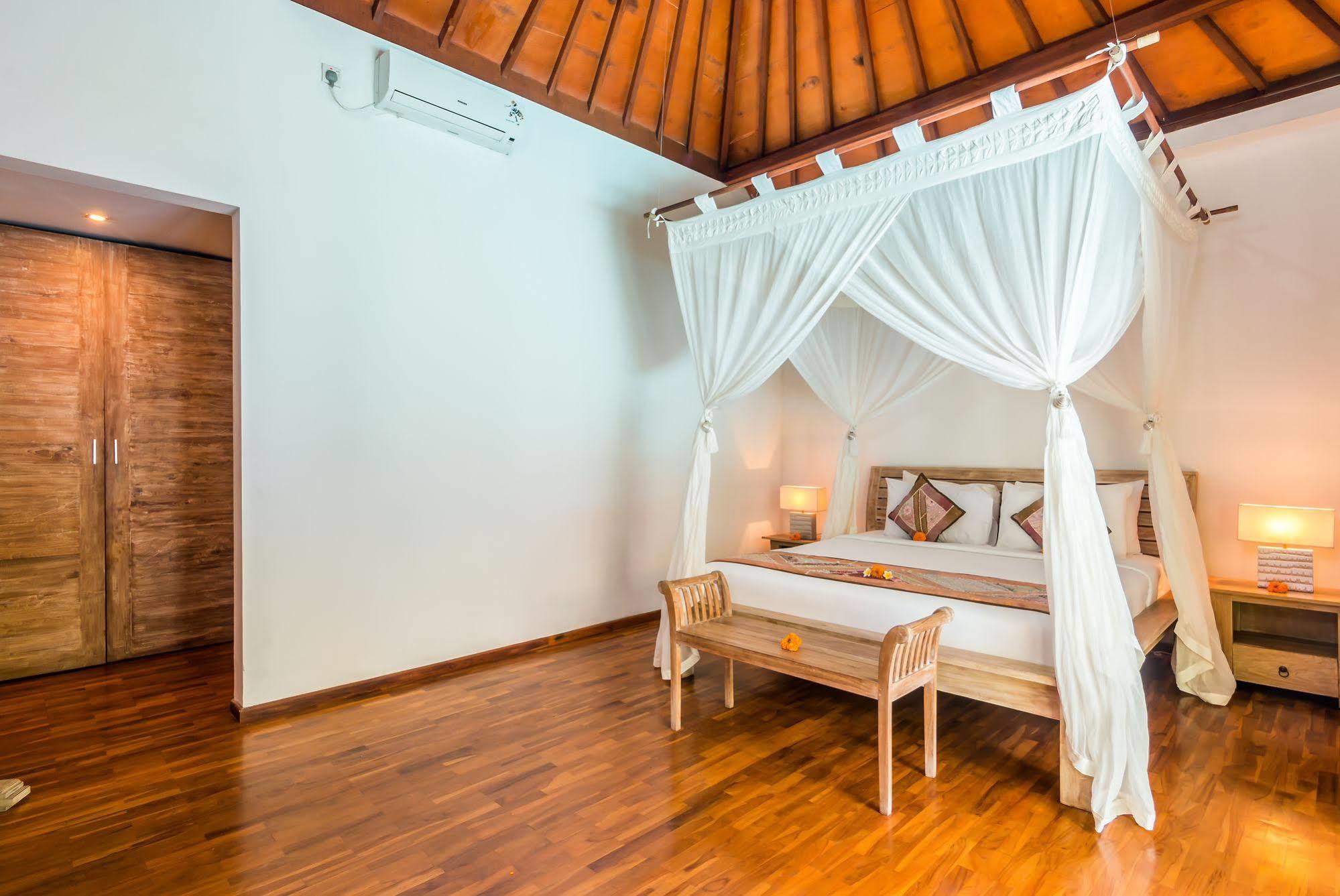 Villa Bisi Seminyak  Exterior photo